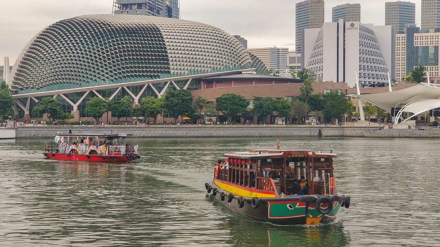 bum boat tour singapore